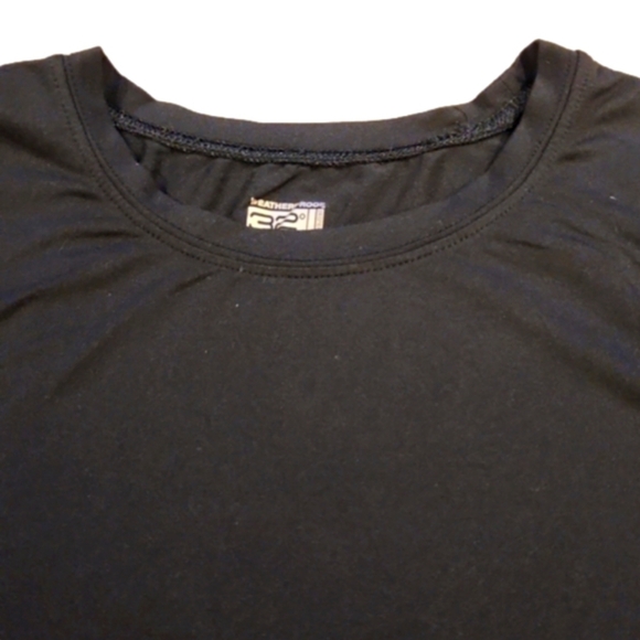 3/$20 32 Degrees Black Lightweight Workout T-shirt - Picture 3 of 4